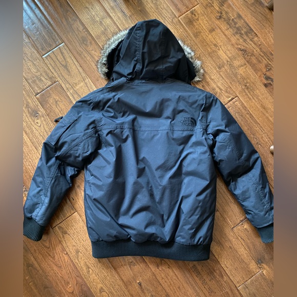 Men’s North Face Bomber Jacket with fur hood - Picture 3 of 4